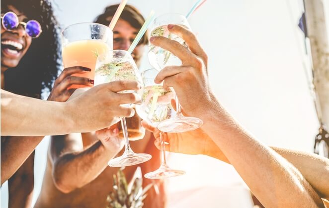 Trois marques belges de boissons sans alcool s'allient pour inciter le  consommateur à boire 'plus local' 