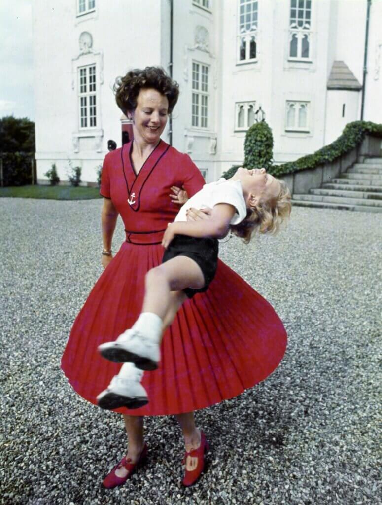 Le reine et son fils, le prince Joachim de Danemark