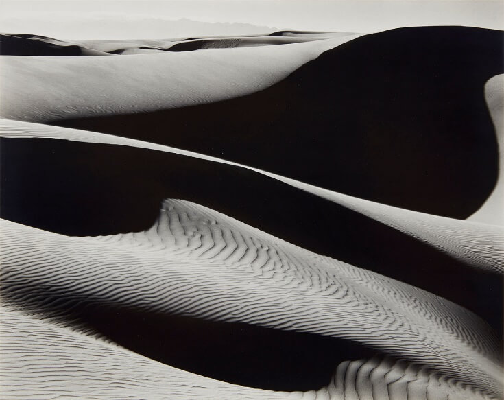 Un cliché de l’artiste Edward Weston intitulée 'Dune, Oceano' datant de 1936 est estimée entre 70 et 90 000 $. © Phillips
