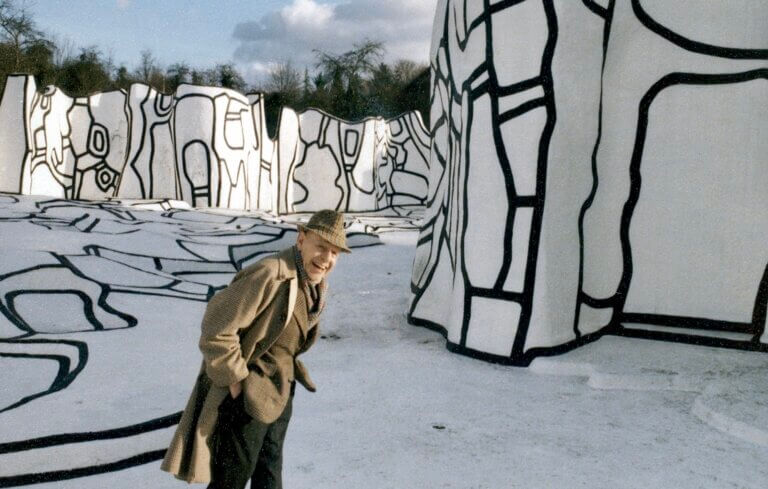 Jean Dubuffet à la Closerie Falbala, 1978 © Archives Fondation Dubuffet, Paris