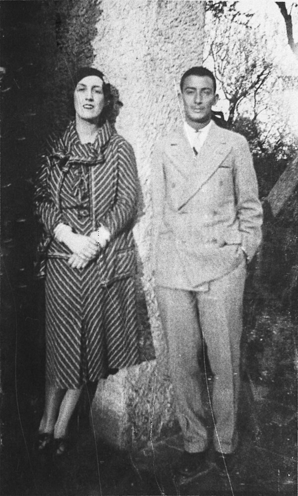 Marie-Laure de Noailles en compagnie de Salvador Dali