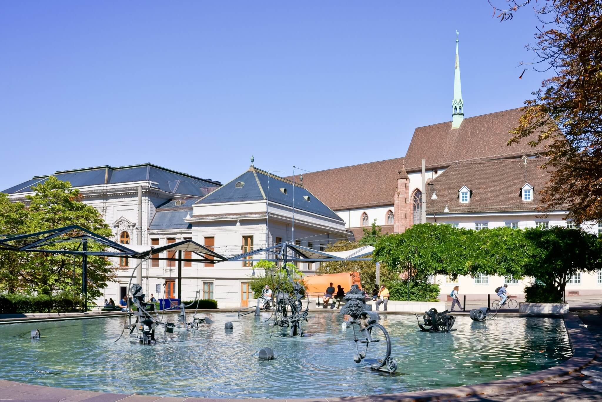 Située dans l’ancien espace occupé par le théâtre municipal, la fontaine Tinguely (1977) est l'un des emblèmes de Bâle. © Shutterstock